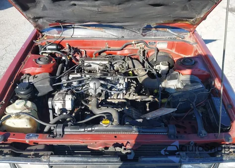 1983 Toyota Camry Le z USA, uszkodzony, nr VIN JT2SV16E1D0034322